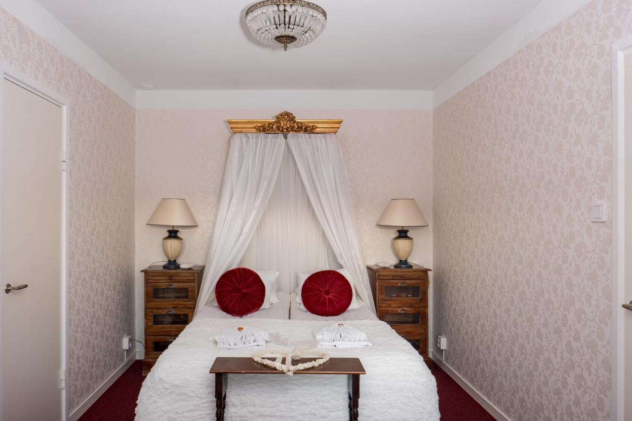 Hotel Vaennaes Vannas Bagian luar foto