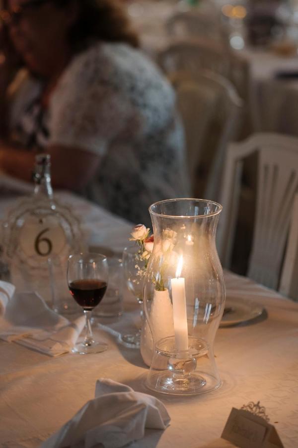 Hotel Vaennaes Vannas Bagian luar foto