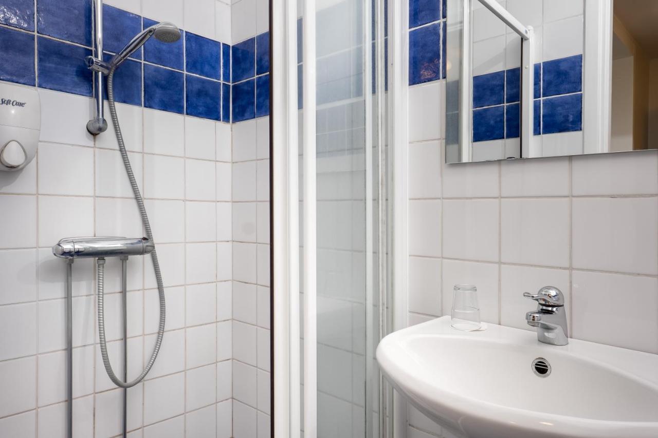 Hotel Vaennaes Vannas Bagian luar foto