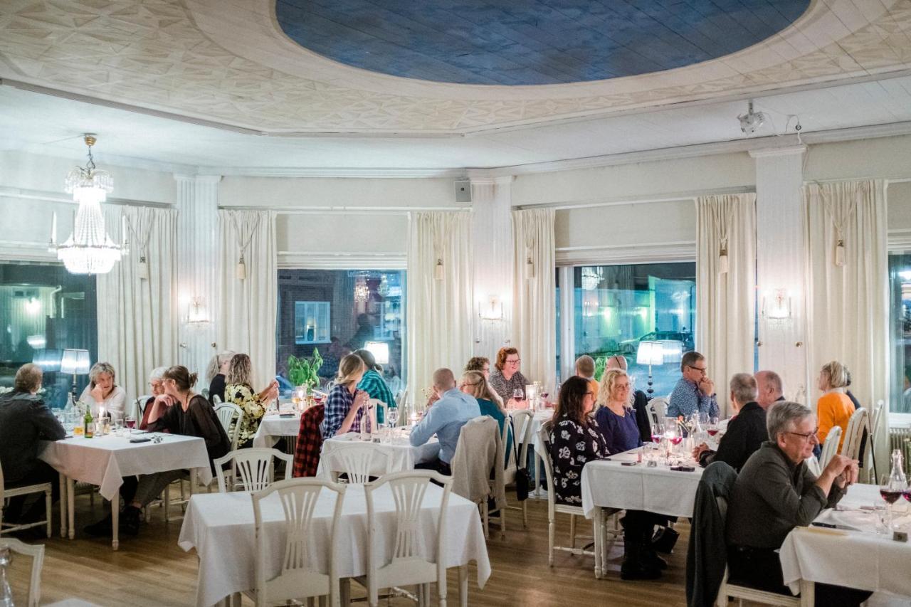 Hotel Vaennaes Vannas Bagian luar foto
